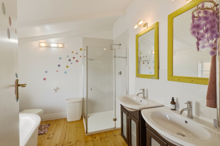 6 Bedroom Property for Sale in La Concorde Western Cape